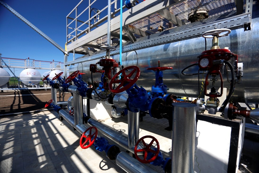 Gas-industry infrastructure pictured in a Burisma-related photograph dated July 4, 2015; not evidence of a particular payment or act.