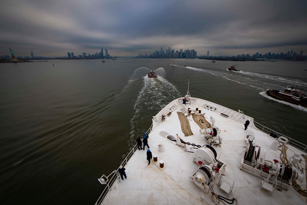 USNS Comfort approaches New York City on March 30, 2020.