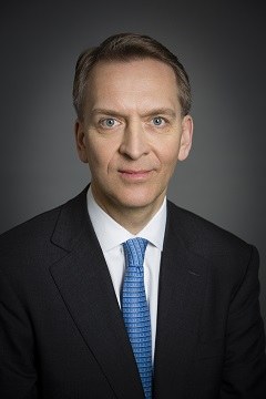 Bruce Flatt, Brookfield; Wikimedia Commons portrait.