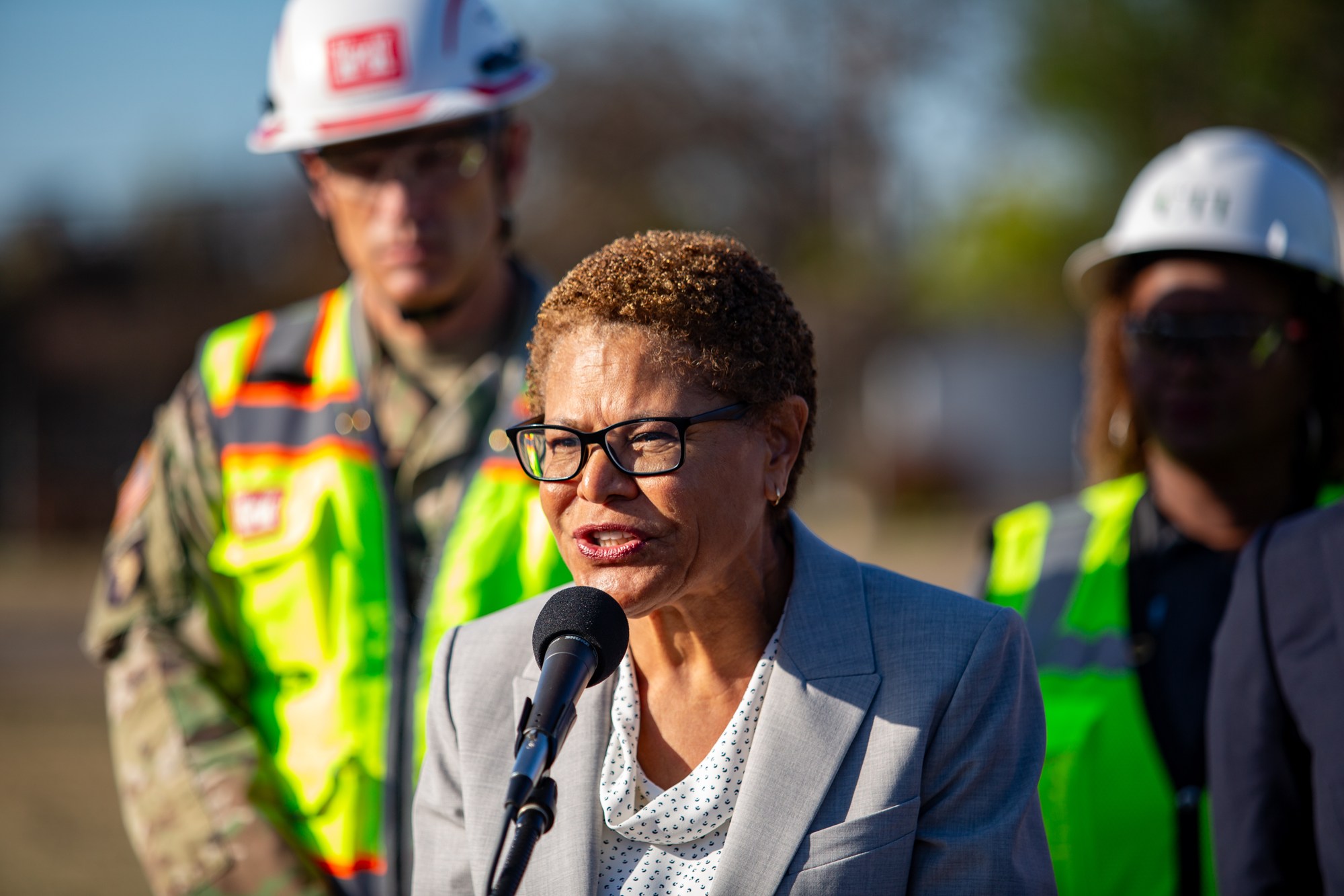 Mayor Karen Bass speaks at a Palisades Elementary Charter School recovery press conference, April 4, 2025. U.S. Army Corps of Engineers photograph; the event took place after the January fires.