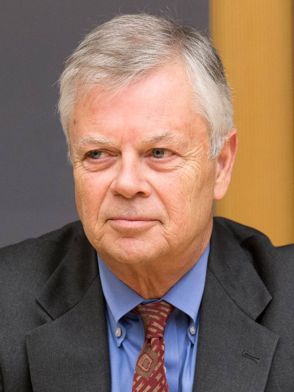 Stephen Kinzer