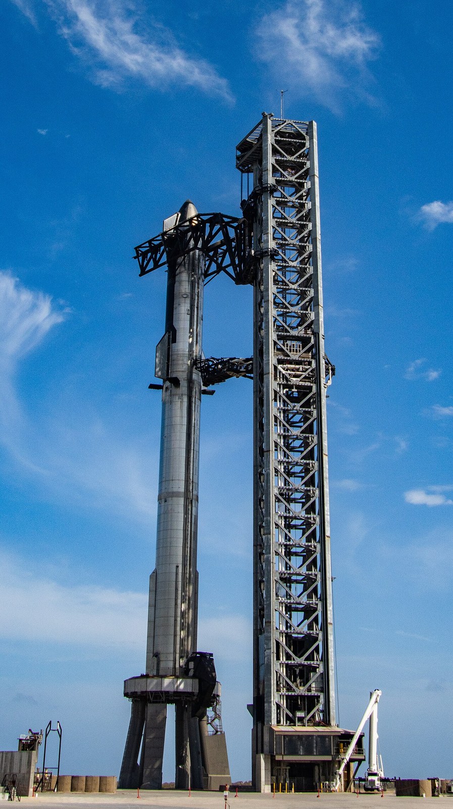 Starship Booster 7 and Ship 24 at Boca Chica, Texas, April 16, 2023, before the first integrated test flight.