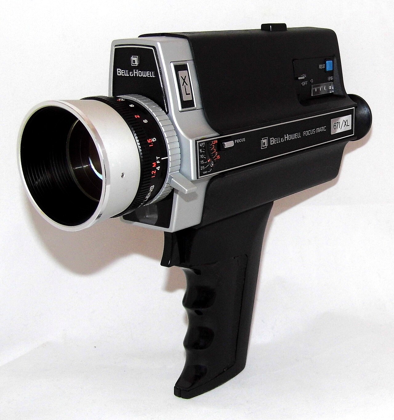 Vintage motion-picture camera — cinematography craft context for Halyna Hutchins's profession.