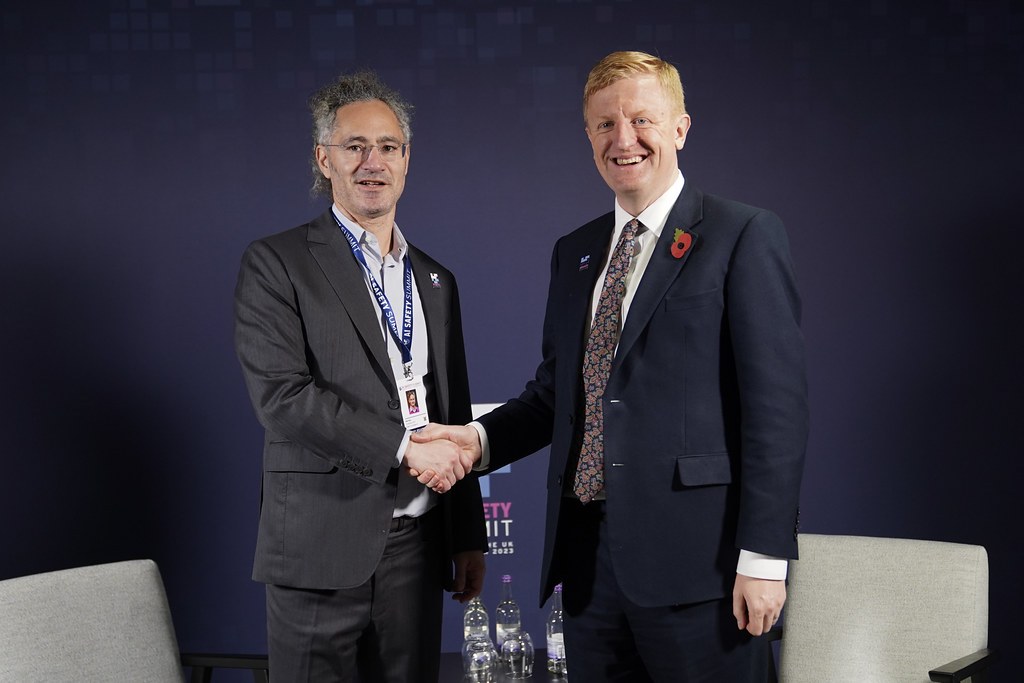 Alex Karp meets UK Deputy Prime Minister Oliver Dowden at the AI Safety Summit, Bletchley Park, November 1, 2023.